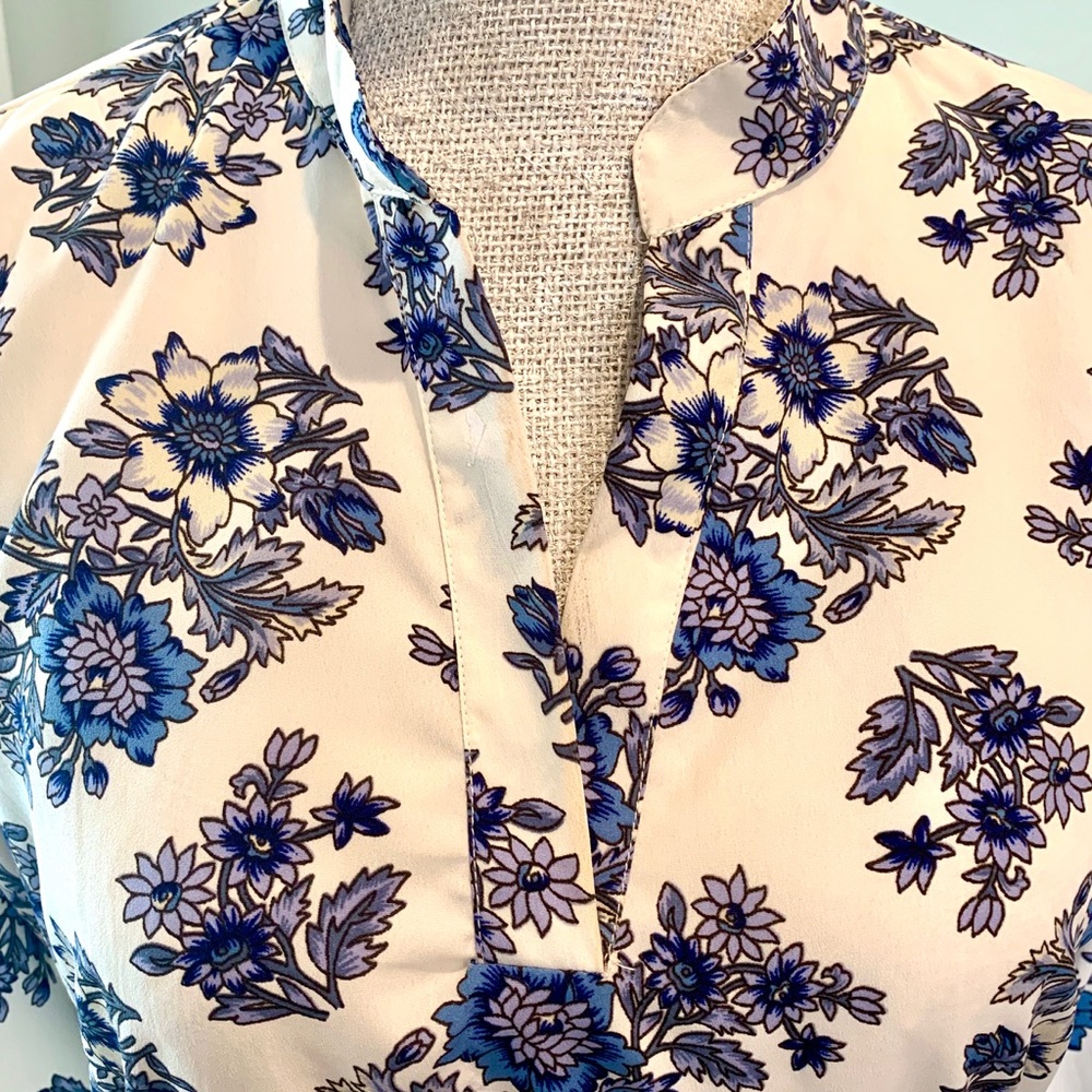 Blue and white dress sz M - Picture 2 of 7